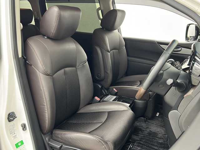 日産 エルグランド 250HWS S アーバンクロム 宮城県 2021(令3)年 5.1万km ピュアホワイトパール 禁煙車/純正11.3型フリップダウンモニター/３６０°セーフティアシスト/・インテリジェントエマージェンシーブレーキ/・ふらつき警報/・車線逸脱警報/・車線逸脱防止支援/・後側方衝突防止支援/・後側方車両検知アラート/・アラウンドビューモニター/・クロストラフィックアラート/両側パワースライドドア/純正10型SDナビ/・BT/CD/DVD/ブルーレイ/SD/AM/FM/フルセグTV/純正前方ドライブレコーダー/純正ビルトインETC/革巻きステアリング/ステアリングスイッチ/プッシュスタート/スマートキー/ハーフレザーシート/LEDヘッドライト/フォグランプ/純正18インチアルミホイール/純正フロアマット/ロールサンシェード