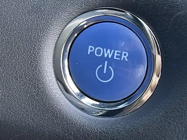 トヨタ クラウン ハイブリッド RS Four リミテッド 道央・札幌 2020(令2)年 6.9万km ホワイトパールクリスタルシャイン ・４WD/・ワンオーナー/・衝突軽減ブレーキ/・寒冷地仕様/・全方位カメラ/・モデリスタエアロ/・モデリスタマフラー/・パワーシート/・純正ナビ/　CD＆BT＆USB＆TV/・バックカメラ/・ブラインドスポットモニター/・デジタルインナーミラー/・ハーフレザーシート/・コーナーセンサー/・レーンキープアシスト/・レーダークルーズコントロール/・パーキングアシスト/・オートエアコン/・オートライト/・オートリトラミラー/・レインセンサーワイパー/・シートヒーター/・ワイパーデアイサー/・純正エンジンスターター/・MT付きAT/・ビルトインETC/・プッシュスタート/・スマートキー/・純正フロアマット/・ドアバイザー/・ウィンカーミラー/・フォグライト/・LEDヘッドライト/・モデリスタ19インチAW