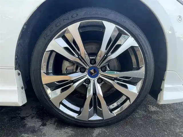 トヨタ クラウン ハイブリッド RS Four リミテッド 道央・札幌 2020(令2)年 6.9万km ホワイトパールクリスタルシャイン ・４WD/・ワンオーナー/・衝突軽減ブレーキ/・寒冷地仕様/・全方位カメラ/・モデリスタエアロ/・モデリスタマフラー/・パワーシート/・純正ナビ/　CD＆BT＆USB＆TV/・バックカメラ/・ブラインドスポットモニター/・デジタルインナーミラー/・ハーフレザーシート/・コーナーセンサー/・レーンキープアシスト/・レーダークルーズコントロール/・パーキングアシスト/・オートエアコン/・オートライト/・オートリトラミラー/・レインセンサーワイパー/・シートヒーター/・ワイパーデアイサー/・純正エンジンスターター/・MT付きAT/・ビルトインETC/・プッシュスタート/・スマートキー/・純正フロアマット/・ドアバイザー/・ウィンカーミラー/・フォグライト/・LEDヘッドライト/・モデリスタ19インチAW