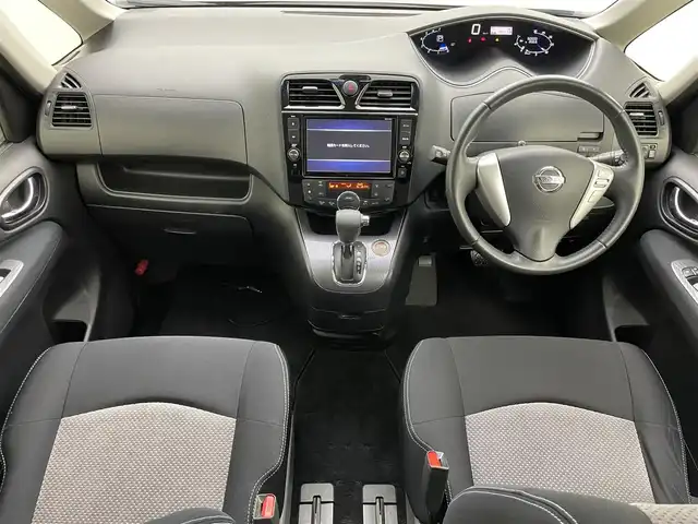 日産 セレナ ライダー S HV Aセーフティ 岡山県 2015(平27)年 6万km ダイヤモンドブラック 純正8インチSDナビ(MM514D-L）/(Bluetooth/CD/AUX/DVD有)/11インチ純正フリップダウンモニター/アラウンドビューモニター/両側パワースライドドア/ビルトインETC/LEDヘッドライト/クルーズコントロール/エマージェンシーブレーキ/ドライブレコーダー(社外・前)/純正フロアマット/純正アルミホイール/コーナーセンサー(前後)/レーンアシスト/踏み間違い衝突防止アシスト