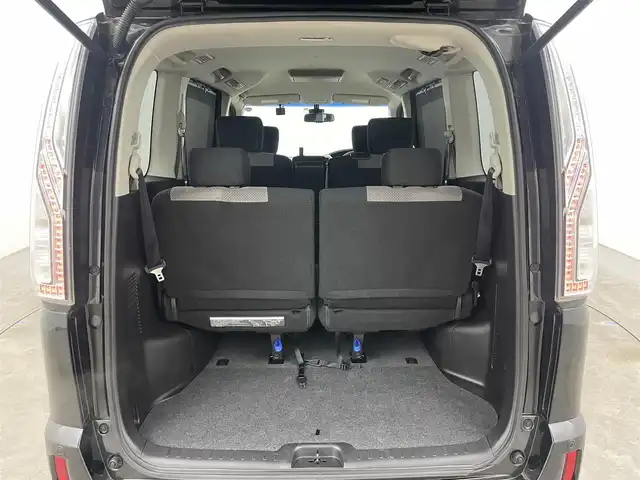 日産 セレナ ライダー S HV Aセーフティ 岡山県 2015(平27)年 6万km ダイヤモンドブラック 純正8インチSDナビ(MM514D-L）/(Bluetooth/CD/AUX/DVD有)/11インチ純正フリップダウンモニター/アラウンドビューモニター/両側パワースライドドア/ビルトインETC/LEDヘッドライト/クルーズコントロール/エマージェンシーブレーキ/ドライブレコーダー(社外・前)/純正フロアマット/純正アルミホイール/コーナーセンサー(前後)/レーンアシスト/踏み間違い衝突防止アシスト