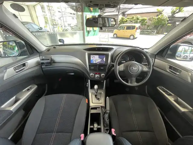 スバル フォレスター 2．0X フィールドリミテッドⅡ 東京都 2010(平22)年 9.5万km ニューポートブルーパール 社外HDDナビ/・Bluetoothオーディオ/フルセグTV/DVD/大型ガラスサンルーフ/バックカメラ/パワーシート/シートヒーター（前席）/クルーズコントロール/ETC/純正アルミホイール付ノーマルタイヤ積込/・225/55/R17/取扱説明書/保証書/スペアキー1本