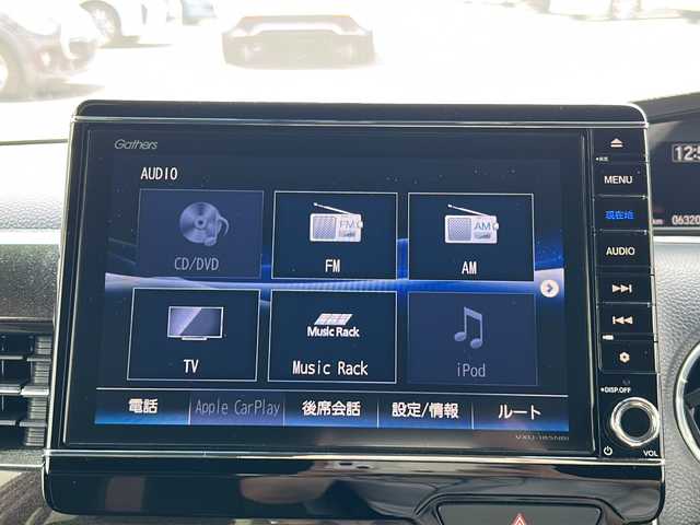 ホンダ Ｎ ＢＯＸ カスタム G EX ターボ ホンダセンシング 岐阜県 2017(平29)年 6.4万km プレミアムホワイトパールⅡ 登録時走行距離：63205km/ナビ（VXU-185NBi）/バックカメラ/TV・BT・CD・USB・AppleCarPlay/Honda SENSING/ナビ装着用スペシャルパッケージ/ETC/レーダークルーズコントロール/前後ドライブレコーダー/9灯式フルLEDヘッドライト/LEDフォグライト/シーケンシャルターンシグナルランプ/チップアップ＆ダイブダウン機構付スライドリアシート/オートリトラミラー/プラズマクラスター技術搭載フルオート・エアコンディショナー/両側パワースライドドア/パドルシフト/ターボ車/プッシュスタート/スマートキー/純正フロアマット/純正アルミホイール