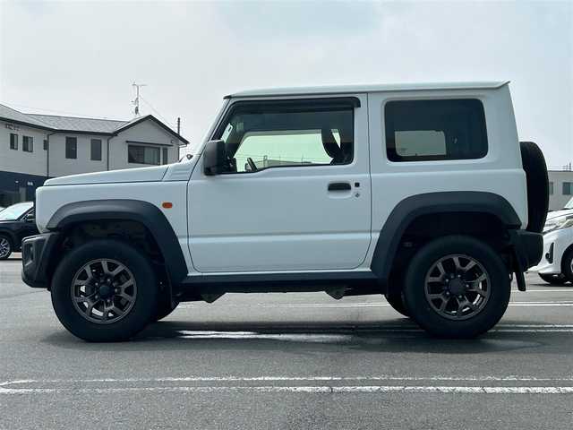 スズキ ジムニー シエラ JL 静岡県 2018(平30)年 11.3万km スペリアホワイト エンジンスタートボタン/パワーステアリング/パワーウィンドウ/4WD/オートエアコン/スマーキー/ETC/純正SDナビ（BT接続、フルセグTV、DVD再生可能）/前方ドライブレコーダー/純正フロアマット/布系シート/D＋N席シートヒーター/背面タイヤ/純正アルミホイール/ABS/横滑り防止装置/ダウンヒルアシストコントロール/ハロゲンヘッドライト/W＋サイドエアバック