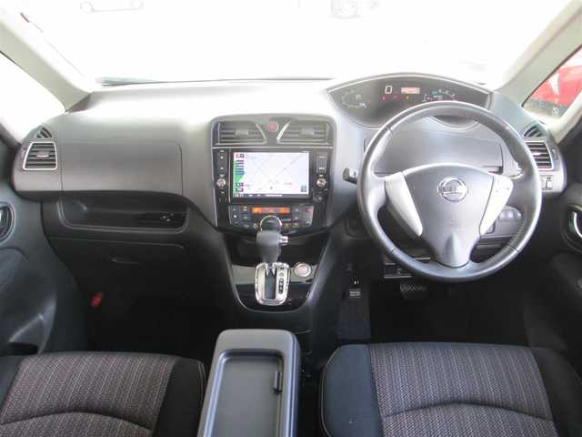 日産 セレナ ハイウェイS S HV Aセーフ 千葉県 2014(平26)年 8.7万km ダイヤモンドブラック 純正8型SDナビ、フルセグTV/アラウンドビューモニター/純正オーディオ【DVD/CD/BT/SD/USB】/純正後席フリップダウンモニター/LEDヘッドライト&ハロゲンフォグ/エマージェンシーブレーキ/LDW(車線逸脱警報)/クルーズコントロール/前後コーナーセンサー/ビルトインETC、スペアキー/取扱説明書/ナビ取扱説明書/新車時保証書/整備記録簿(H29/R1/R3/R4/R5)