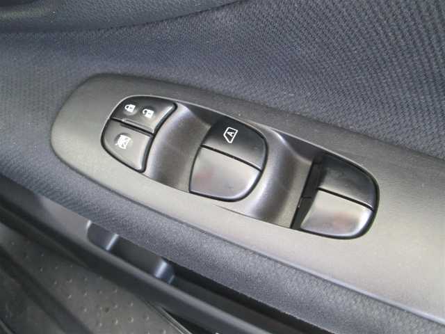 日産 セレナ ハイウェイS S HV Aセーフ 千葉県 2014(平26)年 8.7万km ダイヤモンドブラック 純正8型SDナビ、フルセグTV/アラウンドビューモニター/純正オーディオ【DVD/CD/BT/SD/USB】/純正後席フリップダウンモニター/LEDヘッドライト&ハロゲンフォグ/エマージェンシーブレーキ/LDW(車線逸脱警報)/クルーズコントロール/前後コーナーセンサー/ビルトインETC、スペアキー/取扱説明書/ナビ取扱説明書/新車時保証書/整備記録簿(H29/R1/R3/R4/R5)