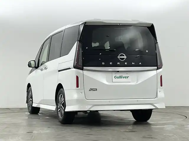 日産 セレナ ハイウェイスター V 福島県 2023(令5)年 0.1万km未満 プリズムホワイト 登録済み未使用車　/プロパイロット/・ハイビームアシスト/・エマージェンシーブレーキ/・車線逸脱警報/・踏み間違い防止/・ふらつき警報/・ダウンヒルアシストコントロール/ハーフレザー　/両側パワースライドドア　/電子パーキング　/・ブレーキホールド　/パドルシフト　/プッシュスタート　/・スマートキー　/・スペアキー/LEDライト/・オートライト/ステアリングスイッチ　/・革巻きステアリング/・チルトステアリング/USB入力端子/・ウィンカーミラー/オートミラー/取扱説明書/・保証書