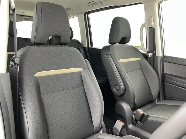 日産 セレナ ハイウェイスター V 福島県 2023(令5)年 0.1万km未満 プリズムホワイト 登録済み未使用車　/プロパイロット/・ハイビームアシスト/・エマージェンシーブレーキ/・車線逸脱警報/・踏み間違い防止/・ふらつき警報/・ダウンヒルアシストコントロール/ハーフレザー　/両側パワースライドドア　/電子パーキング　/・ブレーキホールド　/パドルシフト　/プッシュスタート　/・スマートキー　/・スペアキー/LEDライト/・オートライト/ステアリングスイッチ　/・革巻きステアリング/・チルトステアリング/USB入力端子/・ウィンカーミラー/オートミラー/取扱説明書/・保証書
