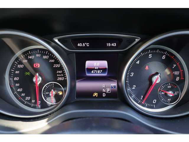 メルセデス・ベンツ ＣＬＡ１８０ Sブレイク AMG スタイル 大分県 2018(平30)年 4.8万km ポーラホワイト レーダーセーフティパッケージ/・アダプティブクルーズコントロール/・ブラインドスポットモニター/黒ハーフレザー/・シートヒーター/純正ナビ/・地デジ/・バックカメラ/・Bluetooth/・AppleCarPlay/AndroidAuto/・CD/LEDライト/・オートハイビーム/パワーバックドア/社外レーダー/パドルシフト/ステアリングスイッチ/純正１８ｉｎｃｈアルミホイール/ドライブレコーダー前/ＥＴＣ