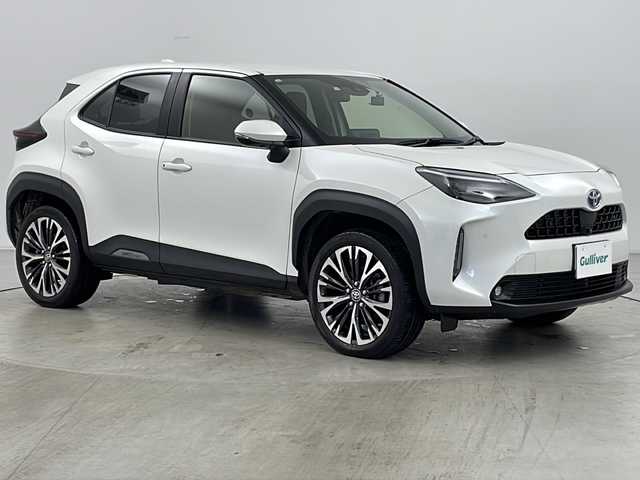 トヨタ ヤリスクロス ハイブリッド Z 道北・旭川 2020(令2)年 4.3万km ホワイトパールクリスタルシャイン ・4WD/・寒冷地仕様/・純正ナビ&BT&USB&Miracast/・全方位カメラ/・パワーバックドア/・Toyota　Safety　Sense/・レーダークルーズコントロール/・ブラインドスポットモニター/・ハーフレザーシート/・運転席パワーシート/・前席シートヒーター/・ビルトインETC/・社外前後ドライブレコーダー/・LEDヘッドライト/・オートマチックハイビーム/・オートライト/・スマートキー/・AC100V/・クリアランスソナー/・純正18インチAW