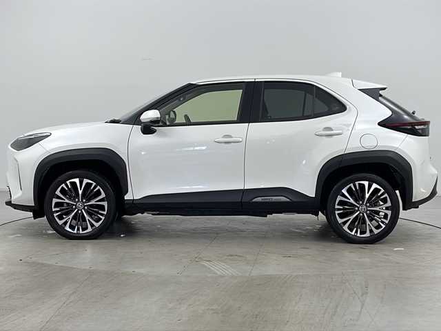 トヨタ ヤリスクロス ハイブリッド Z 道北・旭川 2020(令2)年 4.3万km ホワイトパールクリスタルシャイン ・4WD/・寒冷地仕様/・純正ナビ&BT&USB&Miracast/・全方位カメラ/・パワーバックドア/・Toyota　Safety　Sense/・レーダークルーズコントロール/・ブラインドスポットモニター/・ハーフレザーシート/・運転席パワーシート/・前席シートヒーター/・ビルトインETC/・社外前後ドライブレコーダー/・LEDヘッドライト/・オートマチックハイビーム/・オートライト/・スマートキー/・AC100V/・クリアランスソナー/・純正18インチAW