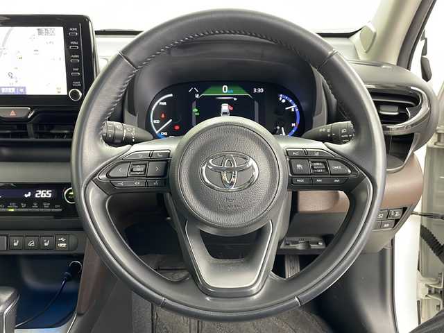 トヨタ ヤリスクロス ハイブリッド Z 道北・旭川 2020(令2)年 4.3万km ホワイトパールクリスタルシャイン ・4WD/・寒冷地仕様/・純正ナビ&BT&USB&Miracast/・全方位カメラ/・パワーバックドア/・Toyota　Safety　Sense/・レーダークルーズコントロール/・ブラインドスポットモニター/・ハーフレザーシート/・運転席パワーシート/・前席シートヒーター/・ビルトインETC/・社外前後ドライブレコーダー/・LEDヘッドライト/・オートマチックハイビーム/・オートライト/・スマートキー/・AC100V/・クリアランスソナー/・純正18インチAW