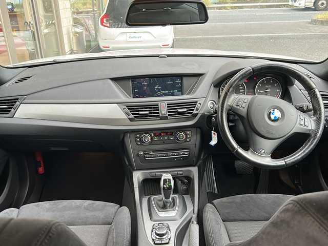 ＢＭＷ Ｘ１ xDrive 20i Mスポーツ 埼玉県 2012(平24)年 10.8万km アルピンホワイト 純正ナビ　/バックカメラ　/ドラレコ　/ＥＴＣ　/ルーフレール　/オートライト　/ＣＤ／ＦＭ／ＡＭ　/プッシュスタート　/横滑り防止　/キセノン　/ステアリングスイッチ　/アイソフィックス　/ダウンヒル　/スペアキー１　/保証書/取扱説明書