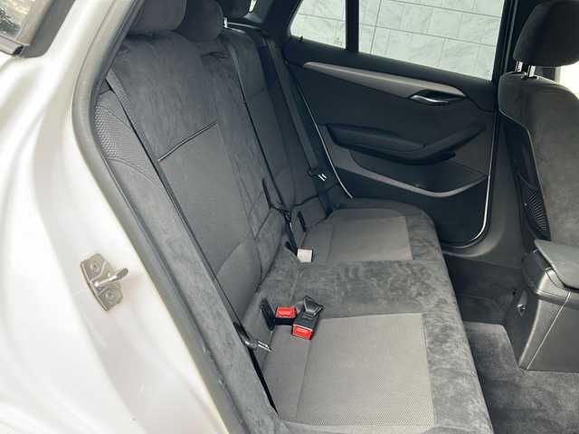 ＢＭＷ Ｘ１ xDrive 20i Mスポーツ 埼玉県 2012(平24)年 10.8万km アルピンホワイト 純正ナビ　/バックカメラ　/ドラレコ　/ＥＴＣ　/ルーフレール　/オートライト　/ＣＤ／ＦＭ／ＡＭ　/プッシュスタート　/横滑り防止　/キセノン　/ステアリングスイッチ　/アイソフィックス　/ダウンヒル　/スペアキー１　/保証書/取扱説明書
