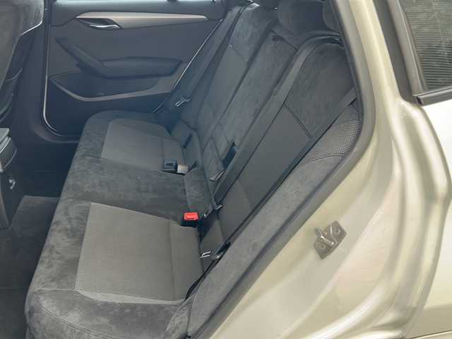 ＢＭＷ Ｘ１ xDrive 20i Mスポーツ 埼玉県 2012(平24)年 10.8万km アルピンホワイト 純正ナビ　/バックカメラ　/ドラレコ　/ＥＴＣ　/ルーフレール　/オートライト　/ＣＤ／ＦＭ／ＡＭ　/プッシュスタート　/横滑り防止　/キセノン　/ステアリングスイッチ　/アイソフィックス　/ダウンヒル　/スペアキー１　/保証書/取扱説明書