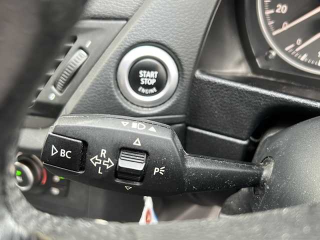 ＢＭＷ Ｘ１ xDrive 20i Mスポーツ 埼玉県 2012(平24)年 10.8万km アルピンホワイト 純正ナビ　/バックカメラ　/ドラレコ　/ＥＴＣ　/ルーフレール　/オートライト　/ＣＤ／ＦＭ／ＡＭ　/プッシュスタート　/横滑り防止　/キセノン　/ステアリングスイッチ　/アイソフィックス　/ダウンヒル　/スペアキー１　/保証書/取扱説明書