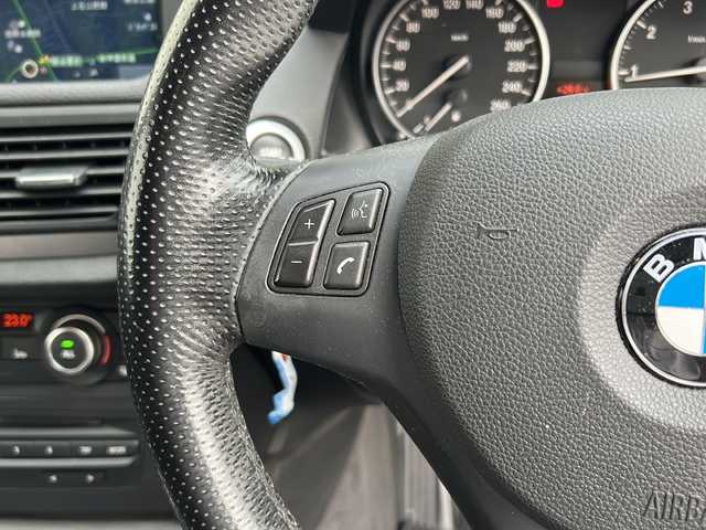 ＢＭＷ Ｘ１ xDrive 20i Mスポーツ 埼玉県 2012(平24)年 10.8万km アルピンホワイト 純正ナビ　/バックカメラ　/ドラレコ　/ＥＴＣ　/ルーフレール　/オートライト　/ＣＤ／ＦＭ／ＡＭ　/プッシュスタート　/横滑り防止　/キセノン　/ステアリングスイッチ　/アイソフィックス　/ダウンヒル　/スペアキー１　/保証書/取扱説明書
