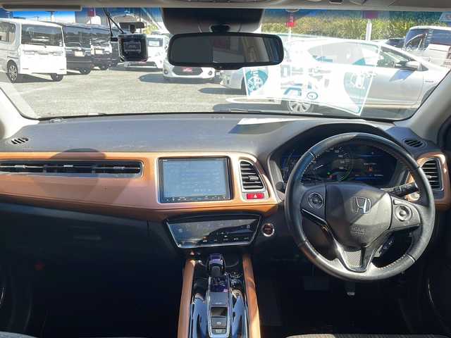 ホンダ ヴェゼル ハイブリッド Z 福岡県 2014(平26)年 9.2万km モルフォブルーP 純正ナビ/ワンセグテレビ/バックカメラ/クルーズコントロール/ETC/LEDヘッドライト/ハーフレザーシート/シートヒーター
