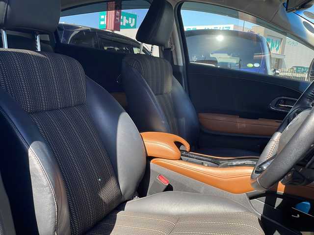 ホンダ ヴェゼル ハイブリッド Z 福岡県 2014(平26)年 9.2万km モルフォブルーP 純正ナビ/ワンセグテレビ/バックカメラ/クルーズコントロール/ETC/LEDヘッドライト/ハーフレザーシート/シートヒーター