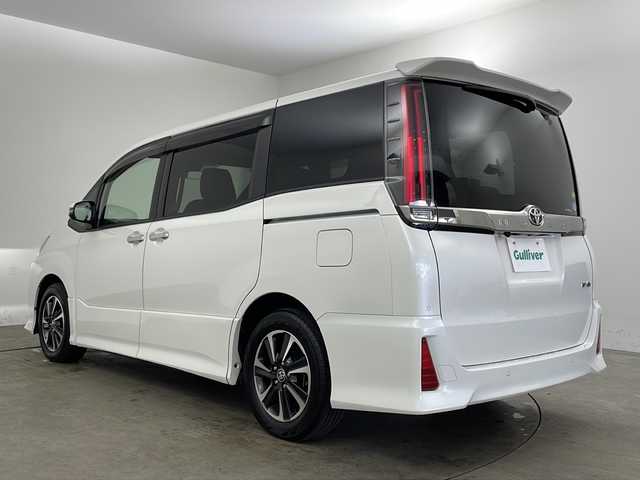 トヨタ ノア Si ダブルバイビーⅡ 兵庫県 2019(平31)年 6.1万km ホワイトパールクリスタルシャイン ・純正ナビ/CD/DVD/Bluetooth/TV/・バックカメラ/・ビルトインETC/・ドライブレコーダー/・両側パワースライドドア/・Toyota　Safety　Sense/・プリクラッシュセーフティ/・レーンディパーチャーアラート/・オートマチックハイビーム/・先行車発進告知機能/・クリアランスソナー/・パーキングサポートブレーキ/・クルーズコントロール/・ハーフレザーシート/・ＬＥＤヘッドライト/・ＬＥＤフォグランプ/・オートライト/・純正16インチアルミホイール/・純正フロアマット/・アイドリングストップ/・スマートキー/・プッシュスタート