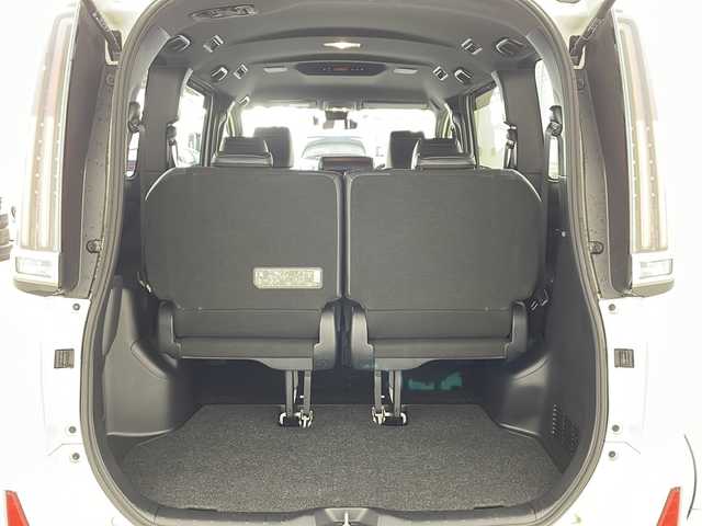 トヨタ ノア Si ダブルバイビーⅡ 兵庫県 2019(平31)年 6.1万km ホワイトパールクリスタルシャイン ・純正ナビ/CD/DVD/Bluetooth/TV/・バックカメラ/・ビルトインETC/・ドライブレコーダー/・両側パワースライドドア/・Toyota　Safety　Sense/・プリクラッシュセーフティ/・レーンディパーチャーアラート/・オートマチックハイビーム/・先行車発進告知機能/・クリアランスソナー/・パーキングサポートブレーキ/・クルーズコントロール/・ハーフレザーシート/・ＬＥＤヘッドライト/・ＬＥＤフォグランプ/・オートライト/・純正16インチアルミホイール/・純正フロアマット/・アイドリングストップ/・スマートキー/・プッシュスタート