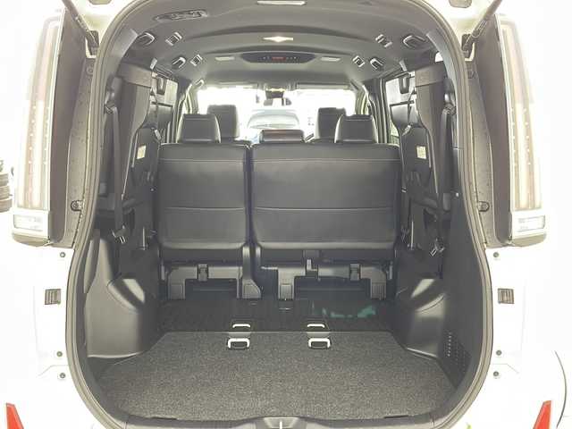 トヨタ ノア Si ダブルバイビーⅡ 兵庫県 2019(平31)年 6.1万km ホワイトパールクリスタルシャイン ・純正ナビ/CD/DVD/Bluetooth/TV/・バックカメラ/・ビルトインETC/・ドライブレコーダー/・両側パワースライドドア/・Toyota　Safety　Sense/・プリクラッシュセーフティ/・レーンディパーチャーアラート/・オートマチックハイビーム/・先行車発進告知機能/・クリアランスソナー/・パーキングサポートブレーキ/・クルーズコントロール/・ハーフレザーシート/・ＬＥＤヘッドライト/・ＬＥＤフォグランプ/・オートライト/・純正16インチアルミホイール/・純正フロアマット/・アイドリングストップ/・スマートキー/・プッシュスタート