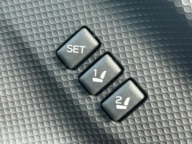 スバル フォレスター ハイブリッド アドバンス 道南・函館 2018(平30)年 8万km ダークグレーメタリック /純正ナビ//フルセグTV//エンジンスターター//ドライブレコーダー//シートヒーター//ETC//ブラインドスポットモニター//パワーバックドア//コーナーセンサー//ハンドルヒーター//レーンキープアシスト