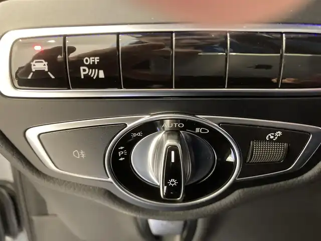 メルセデス・ベンツ ゲレンデヴァーゲン Ｇ４００ｄ AMGライン 熊本県 2022(令4)年 2.6万km 白 左ハンドル/ワンオーナー/AMGライン/ラグジュアリーパッケージ/サンルーフ/ブルメスターサウンド/アダプティブダンピング/黒革シート/純正メモリーナビ・地デジTV/純正USB/BT再生/360°カメラ/ETC2.0/レーダークルーズコントロール/PCS/LKA/BSM/標識検知/純正20インチAW/LEDライト/コーナーセンサー/前席パワーシート/全席シートヒーター/パドルシフト/プッシュスタート/キーレス×2/R4ー7年ディーラー整備記録/保証書・取説・スペアキーあり/ オパリスホワイト（８８５）