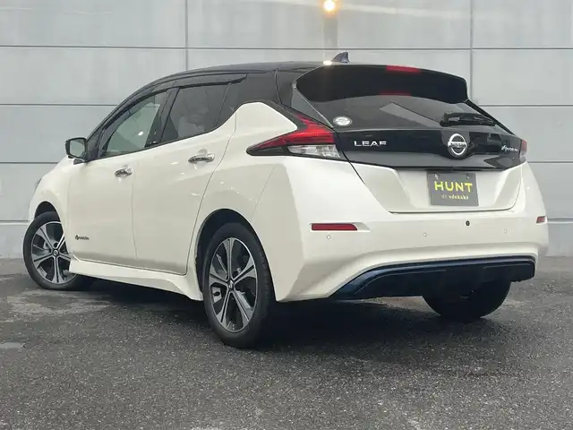 日産 リーフ X Vセレクション 千葉県 2020(令2)年 3.7万km ブリリアントホワイトパール/オーロラフレアブルーパール 2トーン 純正ナビ　/Ｂｌｕｅｔｏｏｔｈ　フルセグＴＶ　ＡｐｐｌｅＣａｒＰｌａｙ　ＵＳＢ　/Ｄ／Ｎ席シートヒーター　/ステアリングヒーター　/全方位カメラ　/ＥＴＣ　/電動パーキングブレーキ　/ＬＥＤヘッドライト　/パワーウィンドウ/パワーステアリング/ＡＢＳ