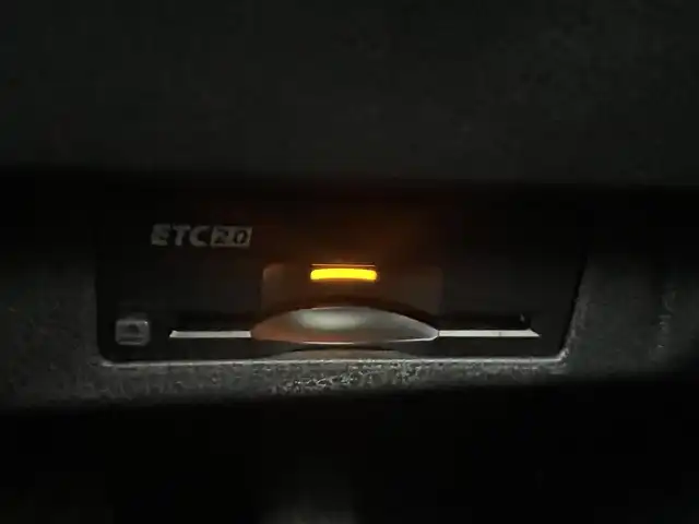 日産 リーフ X Vセレクション 千葉県 2020(令2)年 3.7万km ブリリアントホワイトパール/オーロラフレアブルーパール 2トーン 純正ナビ　/Ｂｌｕｅｔｏｏｔｈ　フルセグＴＶ　ＡｐｐｌｅＣａｒＰｌａｙ　ＵＳＢ　/Ｄ／Ｎ席シートヒーター　/ステアリングヒーター　/全方位カメラ　/ＥＴＣ　/電動パーキングブレーキ　/ＬＥＤヘッドライト　/パワーウィンドウ/パワーステアリング/ＡＢＳ