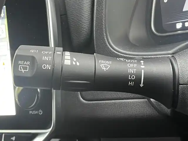 日産 リーフ X Vセレクション 千葉県 2020(令2)年 3.7万km ブリリアントホワイトパール/オーロラフレアブルーパール 2トーン 純正ナビ　/Ｂｌｕｅｔｏｏｔｈ　フルセグＴＶ　ＡｐｐｌｅＣａｒＰｌａｙ　ＵＳＢ　/Ｄ／Ｎ席シートヒーター　/ステアリングヒーター　/全方位カメラ　/ＥＴＣ　/電動パーキングブレーキ　/ＬＥＤヘッドライト　/パワーウィンドウ/パワーステアリング/ＡＢＳ