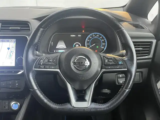 日産 リーフ X Vセレクション 千葉県 2020(令2)年 3.7万km ブリリアントホワイトパール/オーロラフレアブルーパール 2トーン 純正ナビ　/Ｂｌｕｅｔｏｏｔｈ　フルセグＴＶ　ＡｐｐｌｅＣａｒＰｌａｙ　ＵＳＢ　/Ｄ／Ｎ席シートヒーター　/ステアリングヒーター　/全方位カメラ　/ＥＴＣ　/電動パーキングブレーキ　/ＬＥＤヘッドライト　/パワーウィンドウ/パワーステアリング/ＡＢＳ