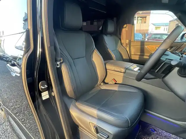 トヨタ アルファードハイブリット エグゼクティブ ラウンジ 福岡県 2025(令7)年 1.3万km ブラック ワンオーナー/モデリスタ/エアロ(フロント/サイド/リヤ)/マルチカラーインテリアイルミ/左右独立ムーンルーフ/純正14インチフリップダウンモニター/JBLサウンド/ユニバーサルステップ左右/デジタルインナーミラー/純正14インチコネクテッドナビ/(Bluetooth/Miracast/フルセグTV)/パノラミックビューモニター/トヨタチームメイト/アドバンストパーク/アドバンスドドライブ/トヨタセーフティセンス/プリクラッシュセーフティ/レーントディパーチャーアラート/レーンチェンジアシスト/レーダークルーズコントロール/ブラインドスポットモニター/安心降車アシスト/周辺車両接近時サポート/プロアクティブドライビングアシスト/フロント/リヤクロストラフィックアラート/リヤカメラディテクション/パワーバックドア/黒色レザーシート/ヘッドアップディスプレイ/ステアリングヒーター/パワーシート/シートヒーター/ベンチレーション(1.2列目)/シートメモリー/2列目/オットマン＆アームレストヒーター/リヤマルチオペレーションパネル/シート操作スイッチ/置くだけ充電