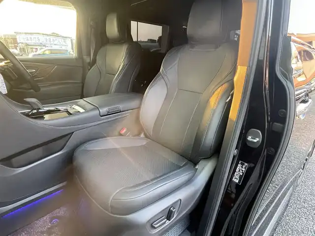 トヨタ アルファードハイブリット エグゼクティブ ラウンジ 福岡県 2025(令7)年 1.3万km ブラック ワンオーナー/モデリスタ/エアロ(フロント/サイド/リヤ)/マルチカラーインテリアイルミ/左右独立ムーンルーフ/純正14インチフリップダウンモニター/JBLサウンド/ユニバーサルステップ左右/デジタルインナーミラー/純正14インチコネクテッドナビ/(Bluetooth/Miracast/フルセグTV)/パノラミックビューモニター/トヨタチームメイト/アドバンストパーク/アドバンスドドライブ/トヨタセーフティセンス/プリクラッシュセーフティ/レーントディパーチャーアラート/レーンチェンジアシスト/レーダークルーズコントロール/ブラインドスポットモニター/安心降車アシスト/周辺車両接近時サポート/プロアクティブドライビングアシスト/フロント/リヤクロストラフィックアラート/リヤカメラディテクション/パワーバックドア/黒色レザーシート/ヘッドアップディスプレイ/ステアリングヒーター/パワーシート/シートヒーター/ベンチレーション(1.2列目)/シートメモリー/2列目/オットマン＆アームレストヒーター/リヤマルチオペレーションパネル/シート操作スイッチ/置くだけ充電