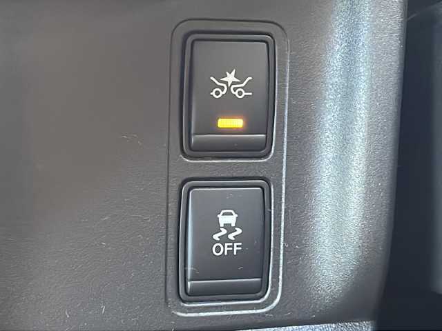 日産 セレナ e－パワー XV 広島県 2018(平30)年 6万km カシミヤグレージュ 禁煙/社外9型SDナビ/CD/DVD/SD/BT/フルセグTV/アラウンドビューモニター/社外12.8型フリップダウンモニター(RXH12X-L)/プロパイロット/ハイビームアシスト/エマージェンシーブレーキ/インテリジェント DA（ふらつき警報）/標識検知機能/インテリジェント LI（車線逸脱防止支援システム）/LDW（車線逸脱警報）/インテリジェント BSI（後側方衝突防止支援システム）/BSW（後側方車両検知警報）/踏み間違い衝突防止アシスト/インテリジェント ルームミラー/オートブレーキホールド/スマートキー/プッシュスタート/純正フロアマット/社外アルミホイール