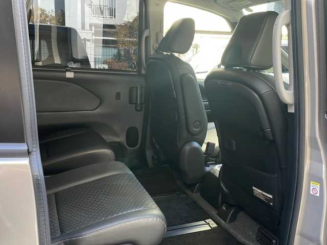 日産 セレナ e－パワー XV 広島県 2018(平30)年 6万km カシミヤグレージュ 禁煙/社外9型SDナビ/CD/DVD/SD/BT/フルセグTV/アラウンドビューモニター/社外12.8型フリップダウンモニター(RXH12X-L)/プロパイロット/ハイビームアシスト/エマージェンシーブレーキ/インテリジェント DA（ふらつき警報）/標識検知機能/インテリジェント LI（車線逸脱防止支援システム）/LDW（車線逸脱警報）/インテリジェント BSI（後側方衝突防止支援システム）/BSW（後側方車両検知警報）/踏み間違い衝突防止アシスト/インテリジェント ルームミラー/オートブレーキホールド/スマートキー/プッシュスタート/純正フロアマット/社外アルミホイール