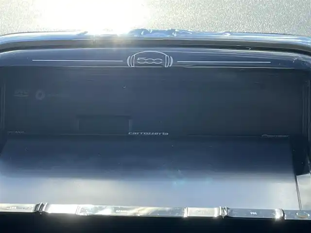 フィアット ５００ 1．2 ポップ 栃木県 2017(平29)年 6.2万km LATTE MENTA ｃａｒｒｏｚｚｅｒｉａナビ　/（ＡＭ／ＦＭ／ＳＤ／ＭＳＶ／ＣＤ／ＤＶＤ）/フルセグ　/Ｂｌｕｅｔｏｏｔｈ　/バックカメラ　/ＥＴＣ　/前後ドラレコ　/ステアリングスイッチ　/保証書　/取扱説明書　/スペアキー