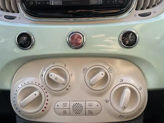 フィアット ５００ 1．2 ポップ 栃木県 2017(平29)年 6.2万km LATTE MENTA ｃａｒｒｏｚｚｅｒｉａナビ　/（ＡＭ／ＦＭ／ＳＤ／ＭＳＶ／ＣＤ／ＤＶＤ）/フルセグ　/Ｂｌｕｅｔｏｏｔｈ　/バックカメラ　/ＥＴＣ　/前後ドラレコ　/ステアリングスイッチ　/保証書　/取扱説明書　/スペアキー