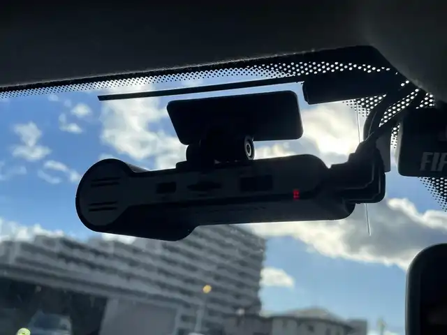 フィアット ５００ 1．2 ポップ 栃木県 2017(平29)年 6.2万km LATTE MENTA ｃａｒｒｏｚｚｅｒｉａナビ　/（ＡＭ／ＦＭ／ＳＤ／ＭＳＶ／ＣＤ／ＤＶＤ）/フルセグ　/Ｂｌｕｅｔｏｏｔｈ　/バックカメラ　/ＥＴＣ　/前後ドラレコ　/ステアリングスイッチ　/保証書　/取扱説明書　/スペアキー