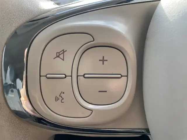 フィアット ５００ 1．2 ポップ 栃木県 2017(平29)年 6.2万km LATTE MENTA ｃａｒｒｏｚｚｅｒｉａナビ　/（ＡＭ／ＦＭ／ＳＤ／ＭＳＶ／ＣＤ／ＤＶＤ）/フルセグ　/Ｂｌｕｅｔｏｏｔｈ　/バックカメラ　/ＥＴＣ　/前後ドラレコ　/ステアリングスイッチ　/保証書　/取扱説明書　/スペアキー