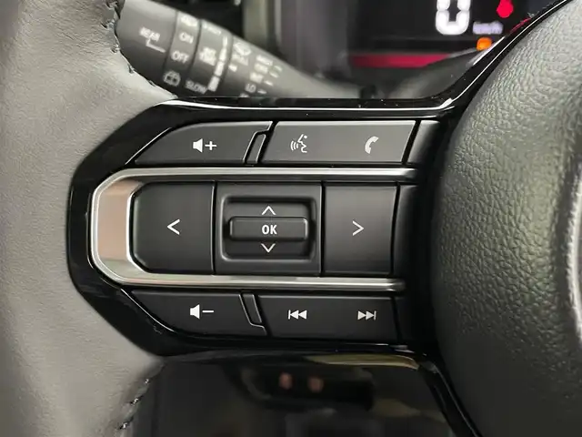 スズキ スペーシア カスタム HYBRID XS 宮城県 2025(令7)年 0.1千km ピュアホワイトP 届け出済み未使用車/４WD/純正ナビ/全方位カメラ/衝突軽減/両側パワースライドドア/障害物センサー/アダプティブクルーズコントロール/レーンアシスト/電動パーキング/ブレーキホールド/シートヒーター/ステアリングヒーター/ヘッドライトレベライザー/アイドリングストップ/横滑り防止/ヘッドアップディスプレイ/スマートキー/プッシュスタート/禁煙車