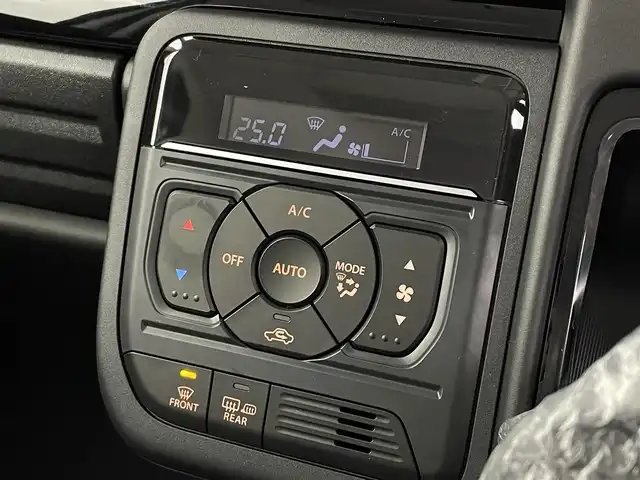 スズキ スペーシア カスタム HYBRID XS 宮城県 2025(令7)年 0.1千km ピュアホワイトP 届け出済み未使用車/４WD/純正ナビ/全方位カメラ/衝突軽減/両側パワースライドドア/障害物センサー/アダプティブクルーズコントロール/レーンアシスト/電動パーキング/ブレーキホールド/シートヒーター/ステアリングヒーター/ヘッドライトレベライザー/アイドリングストップ/横滑り防止/ヘッドアップディスプレイ/スマートキー/プッシュスタート/禁煙車