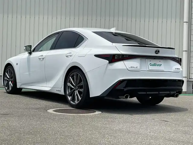 レクサス ＩＳ 300h Fスポーツ 富山県 2021(令3)年 5万km ホワイトノーヴァガラスフレーク 純正10.3型ナビ/・Bluetooth/CD/DVD/・フルセグTV/バックカメラ/パノラミックビューモニター/ビルトインETC2.0/ドライブレコーダー/レーダークルーズコントロール/クリアランスソナー/セーフティシステムプラス/・プリクラッシュセーフティ/・レーントレーシングアシスト/・オートマチックハイビーム/・ロードサインアシスト/・先行車発進告知機能/・ドライバー異常時対応システム/ブラインドスポットモニター/パーキングサポートブレーキ/三眼フルLEDヘッドランプ/本革巻きステアリング/パドルシフト/合皮スポーツシート/前席パワーシート/シートヒーター/サンルーフ/純正19インチアルミホイール/オレンジブレーキキャリパー/スマートキー/スマートエントリー/スタートシステム/禁煙車
