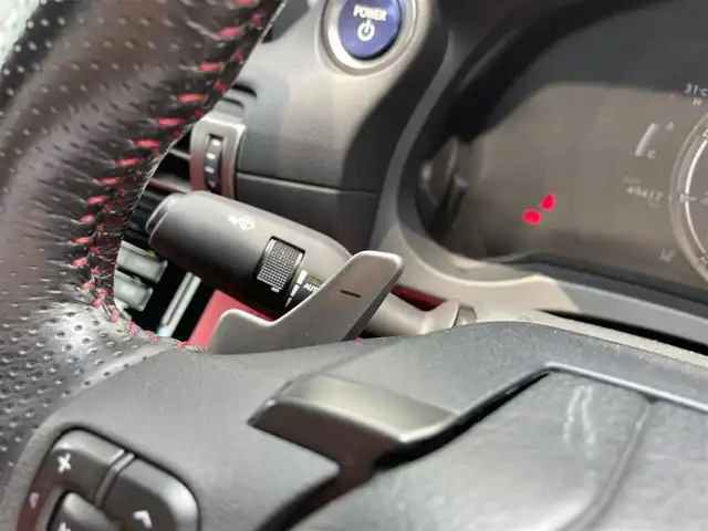 レクサス ＩＳ 300h Fスポーツ 富山県 2021(令3)年 5万km ホワイトノーヴァガラスフレーク 純正10.3型ナビ/・Bluetooth/CD/DVD/・フルセグTV/バックカメラ/パノラミックビューモニター/ビルトインETC2.0/ドライブレコーダー/レーダークルーズコントロール/クリアランスソナー/セーフティシステムプラス/・プリクラッシュセーフティ/・レーントレーシングアシスト/・オートマチックハイビーム/・ロードサインアシスト/・先行車発進告知機能/・ドライバー異常時対応システム/ブラインドスポットモニター/パーキングサポートブレーキ/三眼フルLEDヘッドランプ/本革巻きステアリング/パドルシフト/合皮スポーツシート/前席パワーシート/シートヒーター/サンルーフ/純正19インチアルミホイール/オレンジブレーキキャリパー/スマートキー/スマートエントリー/スタートシステム/禁煙車