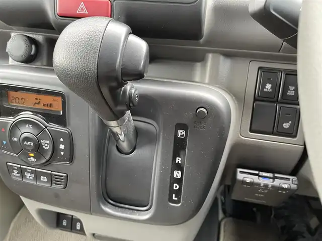 スズキ エブリイ JOINターボ 青森県 2024(令6)年 1.2万km パールホワイト インタークーラーターボ/パートタイム4WD (後輪駆動ベース)/インパネCVT/ハイルーフ/社外ナビ/CD /DVD /SD /フルセグ/BT/バックカメラ/ETC/ユピテル　360°ドラレコ/後席両側ワンアクションパワースライドドア・フルオートエアコン装着車/「スズキ セーフティ サポート」/衝突被害軽減ブレーキ/デュアルカメラブレーキサポート/後退時ブレーキサポート/車線逸脱警報機能/ふらつき警報機能/誤発進抑制機能/エアバッグ　運転席・助手席/コーナーセンサー/オートライト/LEDヘッドライト/USBポート/タイプCポート/運転席シートヒーター/スマートキー×2/新車時保証書/取扱説明書