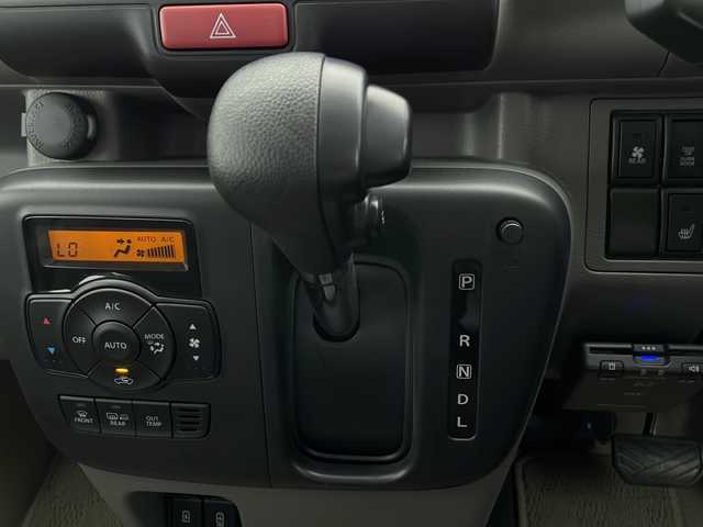 スズキ エブリイ JOINターボ 長野県 2024(令6)年 1.2万km パールホワイト インタークーラーターボ/パートタイム4WD (後輪駆動ベース)/インパネCVT/ハイルーフ/社外ナビ/CD /DVD /SD /フルセグ/BT/バックカメラ/ETC/ユピテル　360°ドラレコ/後席両側ワンアクションパワースライドドア・フルオートエアコン装着車/「スズキ セーフティ サポート」/衝突被害軽減ブレーキ/デュアルカメラブレーキサポート/後退時ブレーキサポート/車線逸脱警報機能/ふらつき警報機能/誤発進抑制機能/エアバッグ　運転席・助手席/コーナーセンサー/オートライト/LEDヘッドライト/USBポート/タイプCポート/運転席シートヒーター/スマートキー×2/新車時保証書/取扱説明書