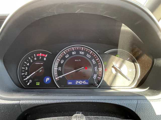 トヨタ エスクァイア Gi 千葉県 2020(令2)年 2.4万km ホワイトパールクリスタルシャイン TRDエアロ(F/R)/トヨタセーフティセンス/・衝突軽減ブレーキ/レーンキープアシスト/・オートハイビーム/クリアランスソナー/純正フリップダウンモニター/純正9インチナビ(NSZT-Y68T)/・フルセグ/BT/DVD/CD/バックカメラ/ステアリングスイッチ/ETC/両側パワースライドドア/レザーシート/シートヒーター(D/N席)/LEDヘッドライト/オートライト/フォグライト/スマートキー/プッシュスタート/純正フロアマット/純正15インチAW