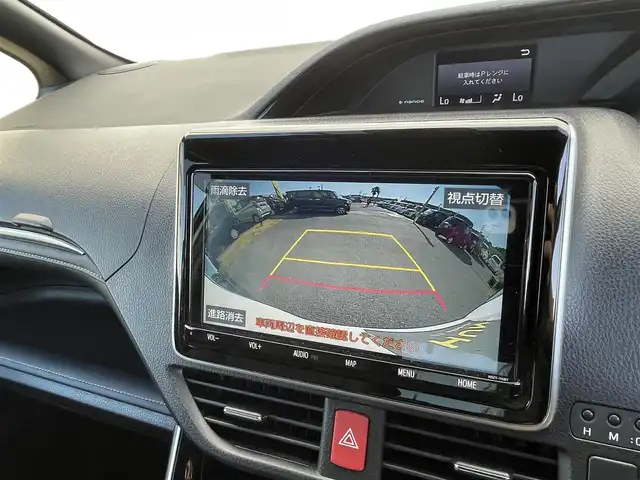 トヨタ エスクァイア Gi 千葉県 2020(令2)年 2.4万km ホワイトパールクリスタルシャイン TRDエアロ(F/R)/トヨタセーフティセンス/・衝突軽減ブレーキ/レーンキープアシスト/・オートハイビーム/クリアランスソナー/純正フリップダウンモニター/純正9インチナビ(NSZT-Y68T)/・フルセグ/BT/DVD/CD/バックカメラ/ステアリングスイッチ/ETC/両側パワースライドドア/レザーシート/シートヒーター(D/N席)/LEDヘッドライト/オートライト/フォグライト/スマートキー/プッシュスタート/純正フロアマット/純正15インチAW