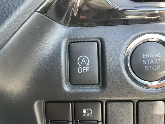 トヨタ エスクァイア Gi 千葉県 2020(令2)年 2.4万km ホワイトパールクリスタルシャイン TRDエアロ(F/R)/トヨタセーフティセンス/・衝突軽減ブレーキ/レーンキープアシスト/・オートハイビーム/クリアランスソナー/純正フリップダウンモニター/純正9インチナビ(NSZT-Y68T)/・フルセグ/BT/DVD/CD/バックカメラ/ステアリングスイッチ/ETC/両側パワースライドドア/レザーシート/シートヒーター(D/N席)/LEDヘッドライト/オートライト/フォグライト/スマートキー/プッシュスタート/純正フロアマット/純正15インチAW