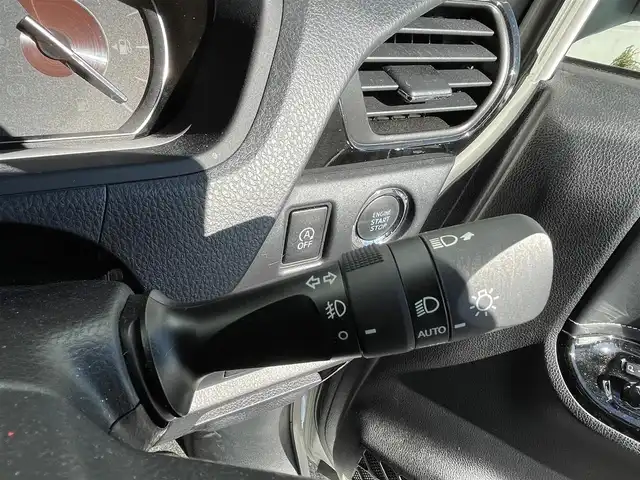 トヨタ エスクァイア Gi 千葉県 2020(令2)年 2.4万km ホワイトパールクリスタルシャイン TRDエアロ(F/R)/トヨタセーフティセンス/・衝突軽減ブレーキ/レーンキープアシスト/・オートハイビーム/クリアランスソナー/純正フリップダウンモニター/純正9インチナビ(NSZT-Y68T)/・フルセグ/BT/DVD/CD/バックカメラ/ステアリングスイッチ/ETC/両側パワースライドドア/レザーシート/シートヒーター(D/N席)/LEDヘッドライト/オートライト/フォグライト/スマートキー/プッシュスタート/純正フロアマット/純正15インチAW